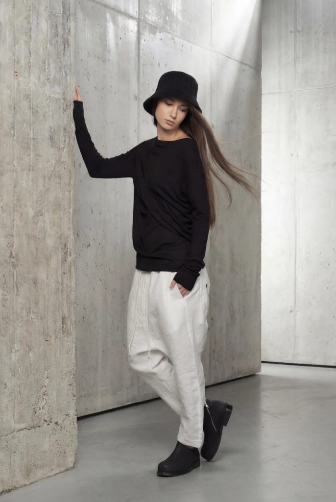 rosttya shirt 006 blk 07 full pose
