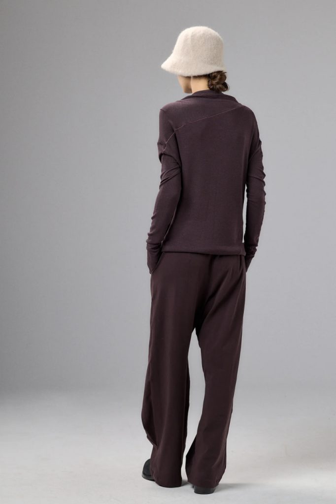 rosttya shirt 009 bgy 05 front arms crossed